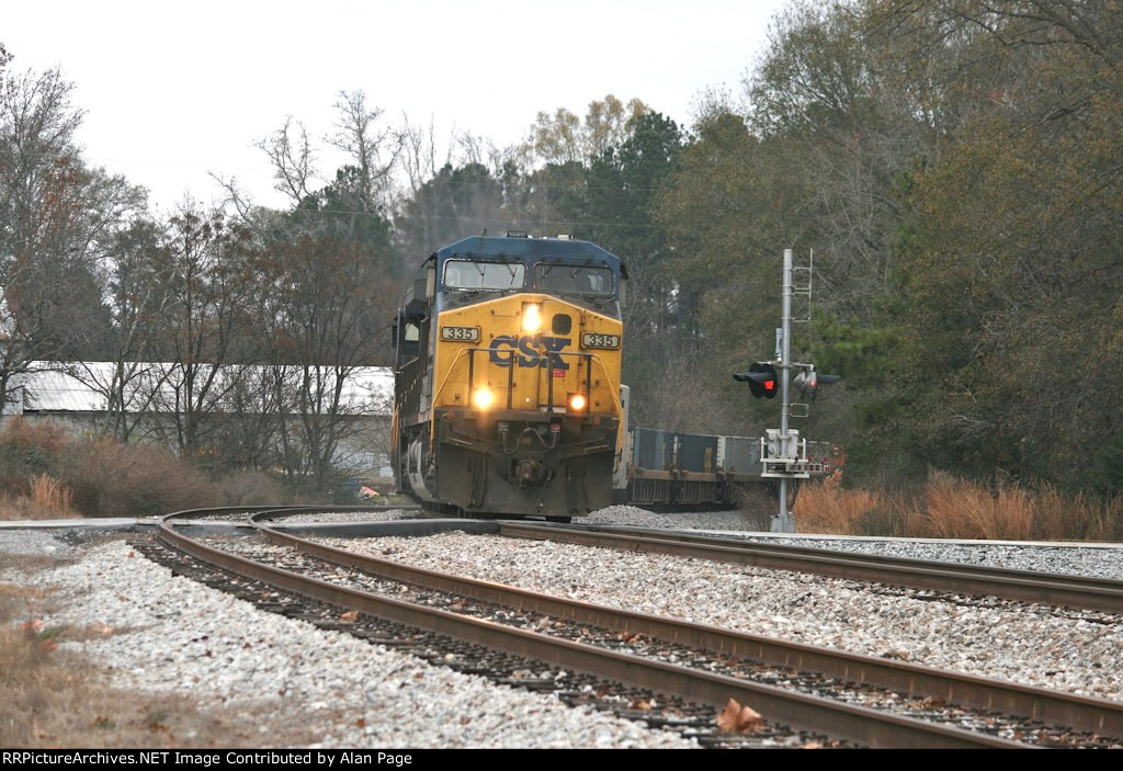 CSX 335 crosses Valleywood Road